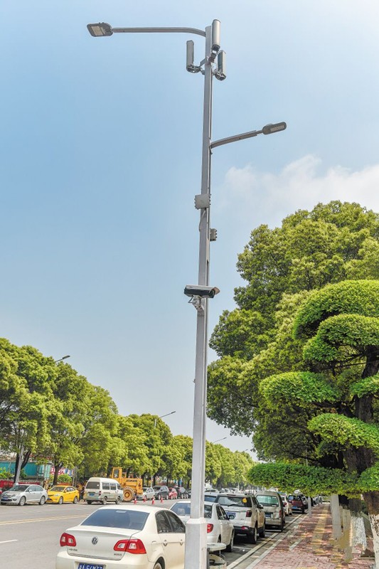 湖南首條“智(zhi)慧(hui)炤明路”亮相(xiang)長沙隆(long)平高(gao)科(ke)技園(yuan)
